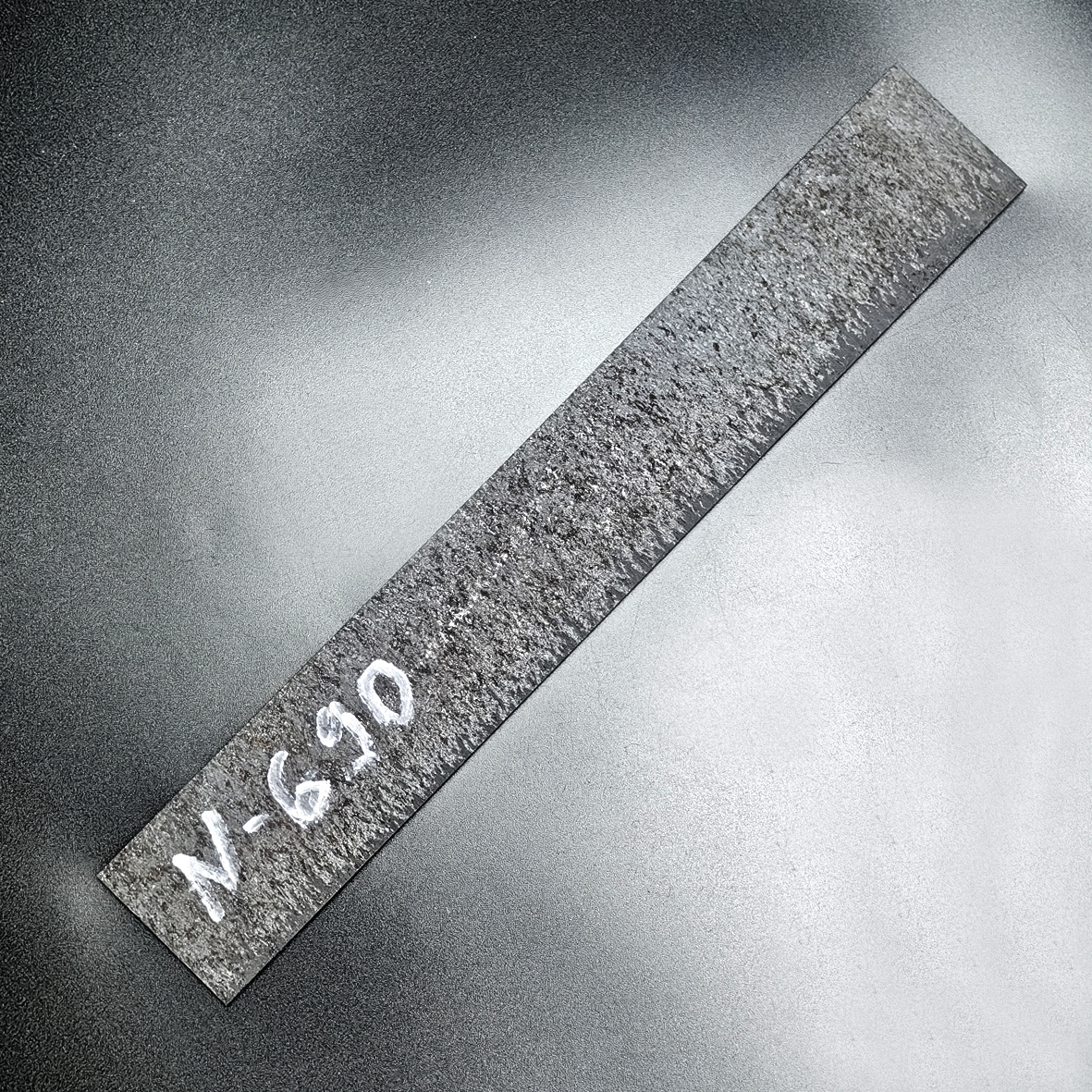 Заготовка для ножа из стали N-690 размеры: 300х40х3,5 мм